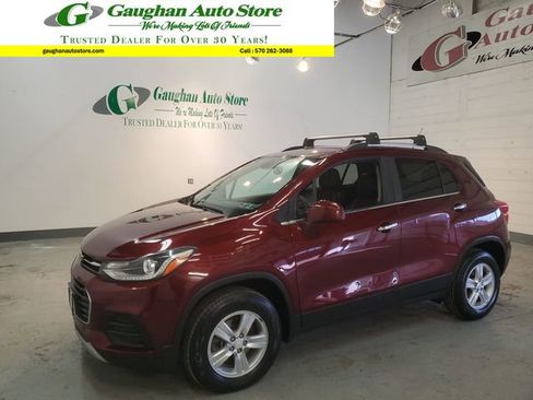 Used 2017 Chevrolet Trax LT w/ LT Convenience Package image 1