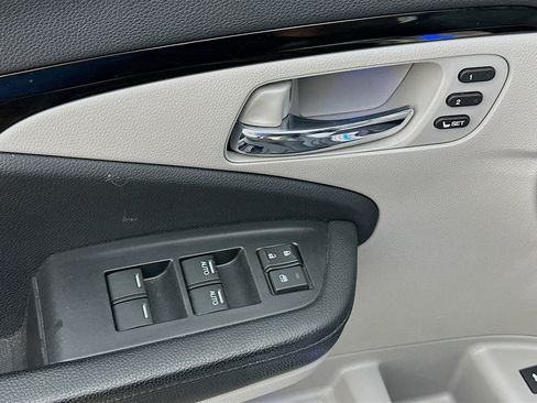 Used 2019 Honda Pilot Touring image 15