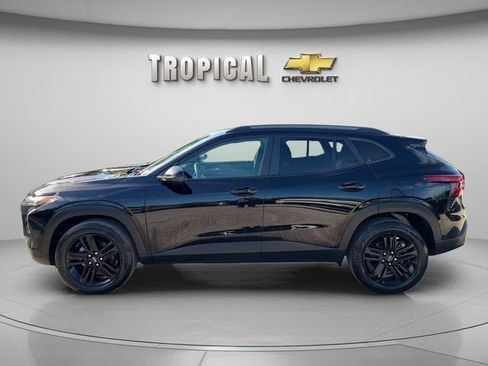 Used 2024 Chevrolet Trax ACTIV w/ Driver Confidence Package FWD image 2