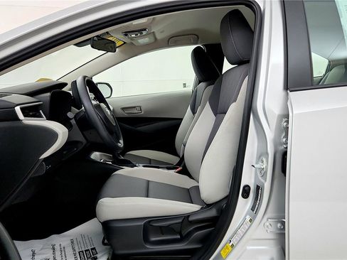 Used 2025 Toyota Corolla LE image 25