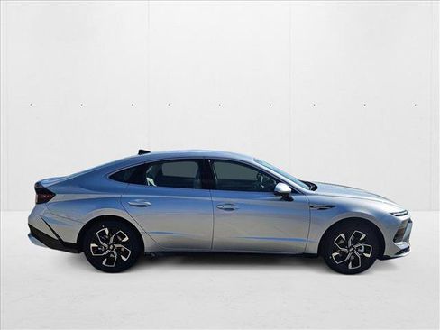 New 2025 Hyundai Sonata SEL image 4