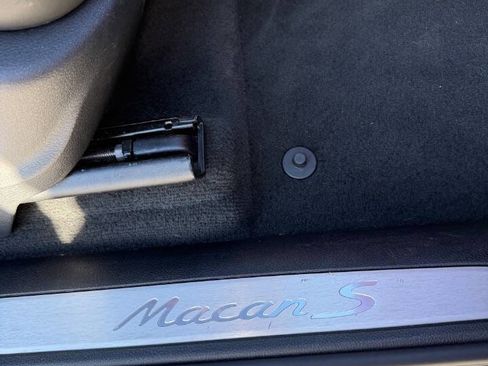 Used 2016 Porsche Macan S image 18