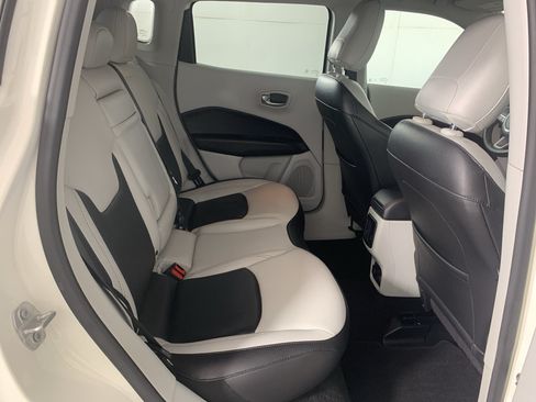 Used 2019 Jeep Compass Limited FWD image 38