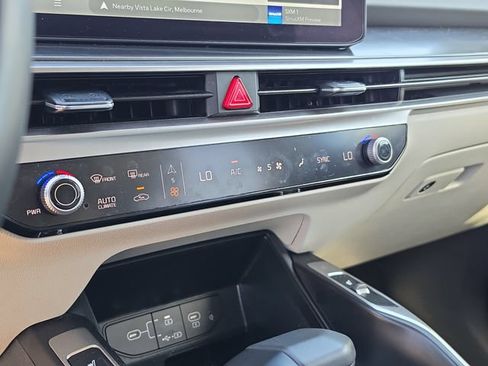 Certified 2025 Kia Sorento S FWD image 25