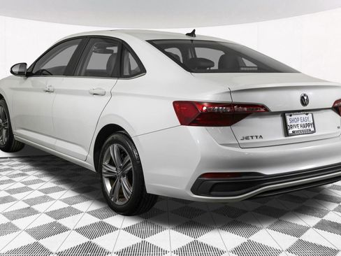 Used 2023 Volkswagen Jetta SE FWD image 16