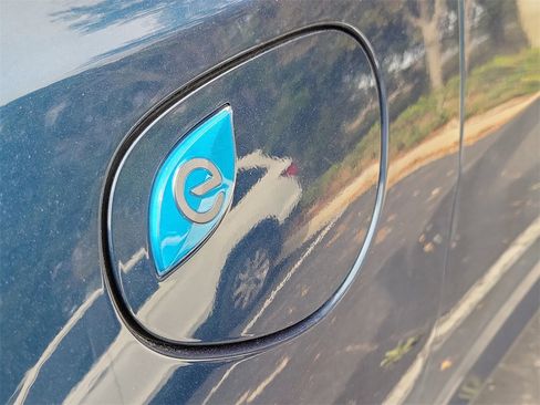 Used 2022 Chrysler Pacifica Touring-L w/ S Appearance Package image 15