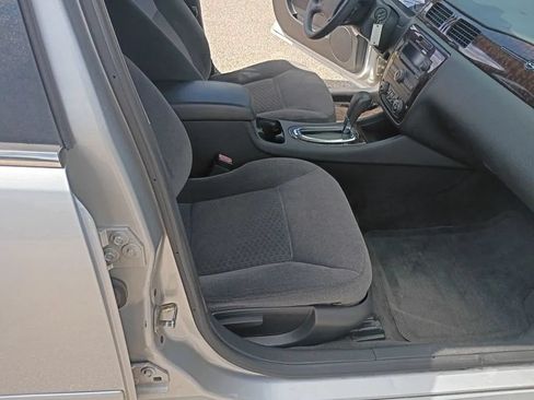 Used 2016 Chevrolet Impala LT FWD image 16