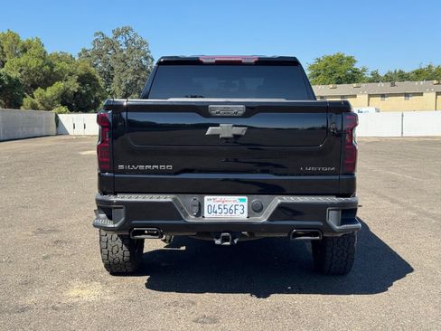 Used 2021 Chevrolet Silverado 1500 Custom Trail Boss AWD/4WD image 4