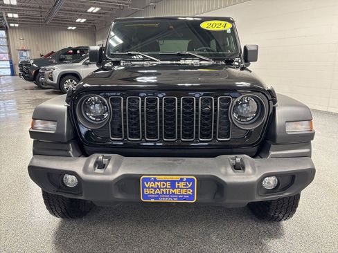 Used 2024 Jeep Wrangler Sport S image 2