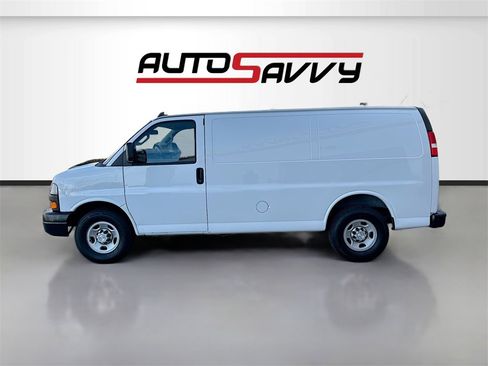Used 2023 Chevrolet Express 2500 w/ Driver Convenience Package image 4