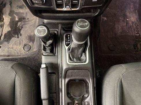 Used 2020 Jeep Wrangler Unlimited Sport AWD/4WD image 23