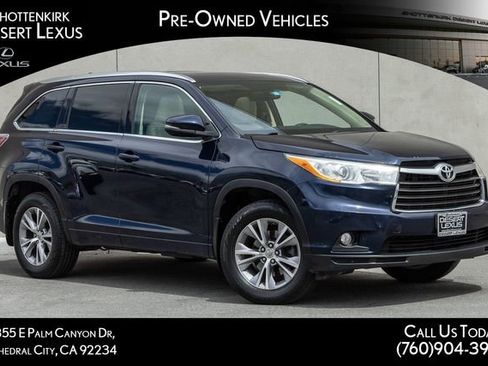 Used 2014 Toyota Highlander XLE AWD/4WD image 1