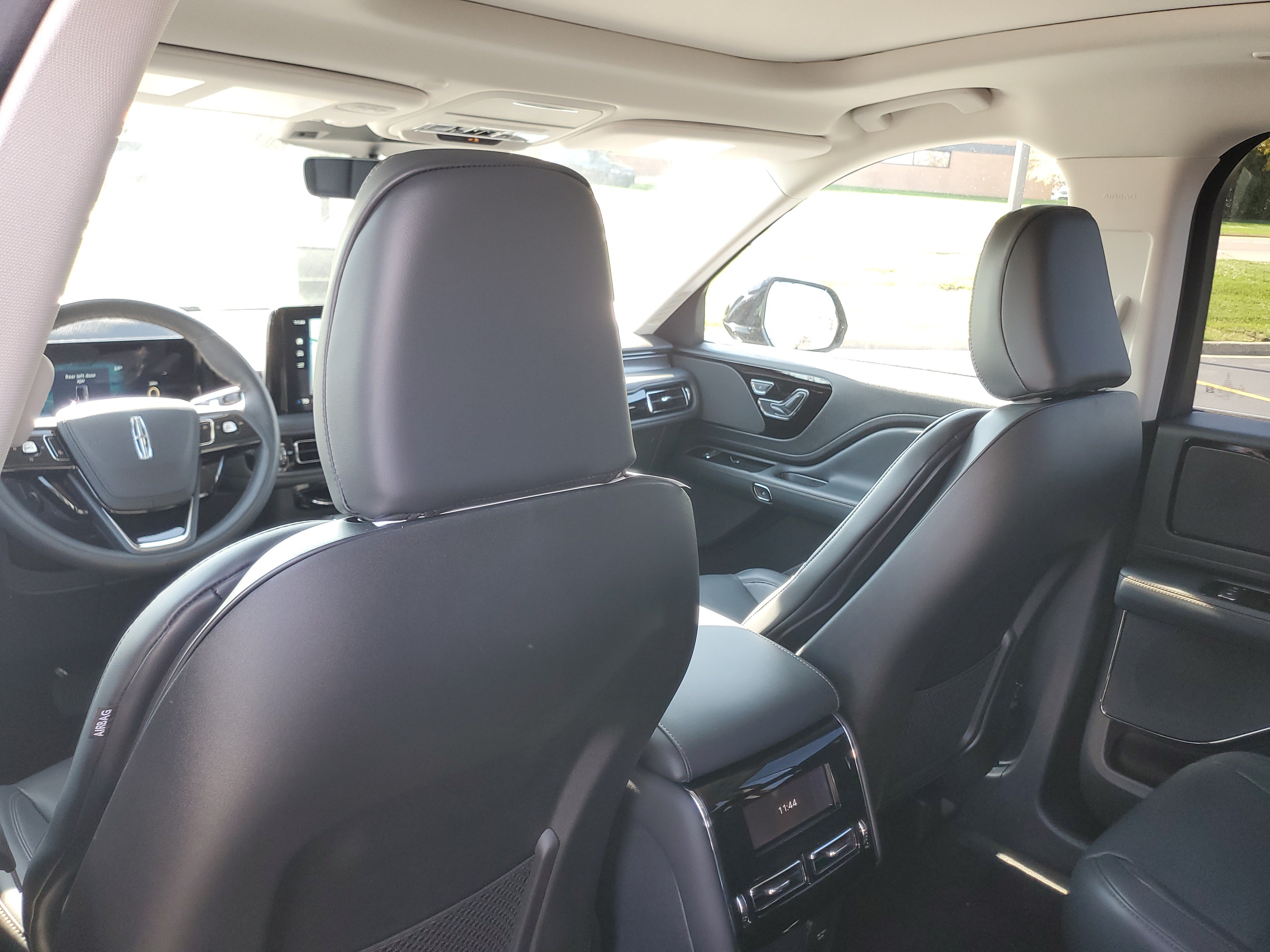 New 2027 Lincoln Aviator AWD image 24