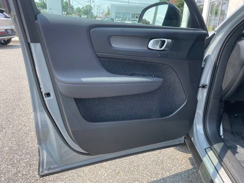 Used 2025 Volvo XC40 B5 Plus AWD/4WD image 20