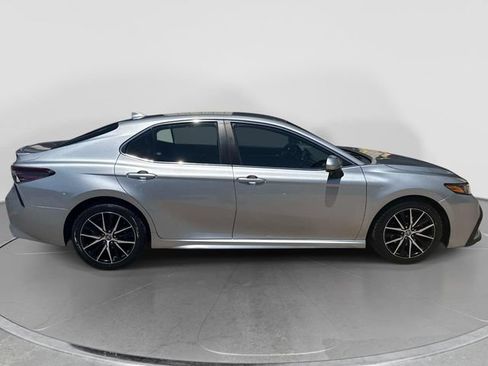 Used 2021 Toyota Camry SE FWD image 7