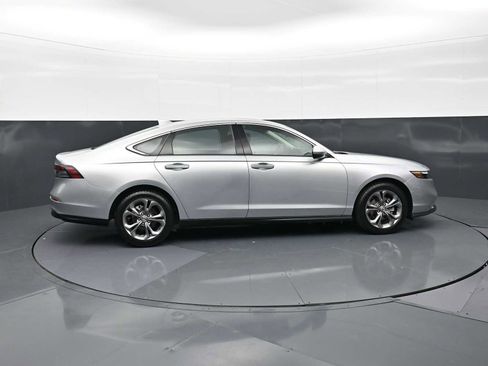 Used 2024 Honda Accord EX image 4