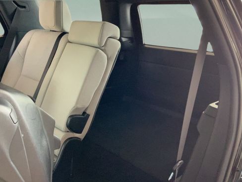Certified 2025 Toyota 4Runner SR5 AWD/4WD image 30