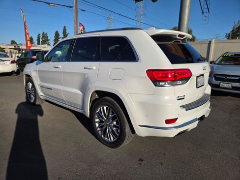 Used 2018 Jeep Grand Cherokee Summit w/ Platinum Series Group AWD/4WD image 2