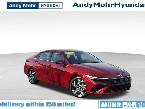 Used 2025 Hyundai Elantra SEL image 1