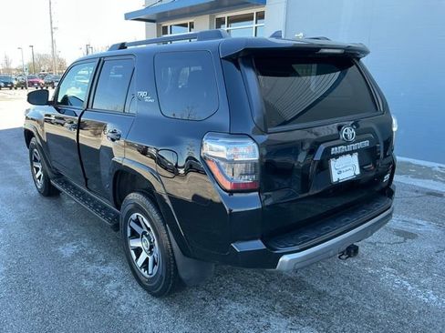 Used 2022 Toyota 4Runner TRD Off-Road image 2