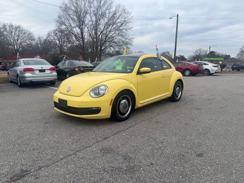Used 2013 Volkswagen Beetle 2.5 image 1