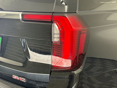 Used 2025 GMC Yukon Denali AWD/4WD image 34