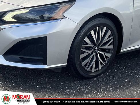 Used 2024 Nissan Altima 2.5 SV FWD image 8