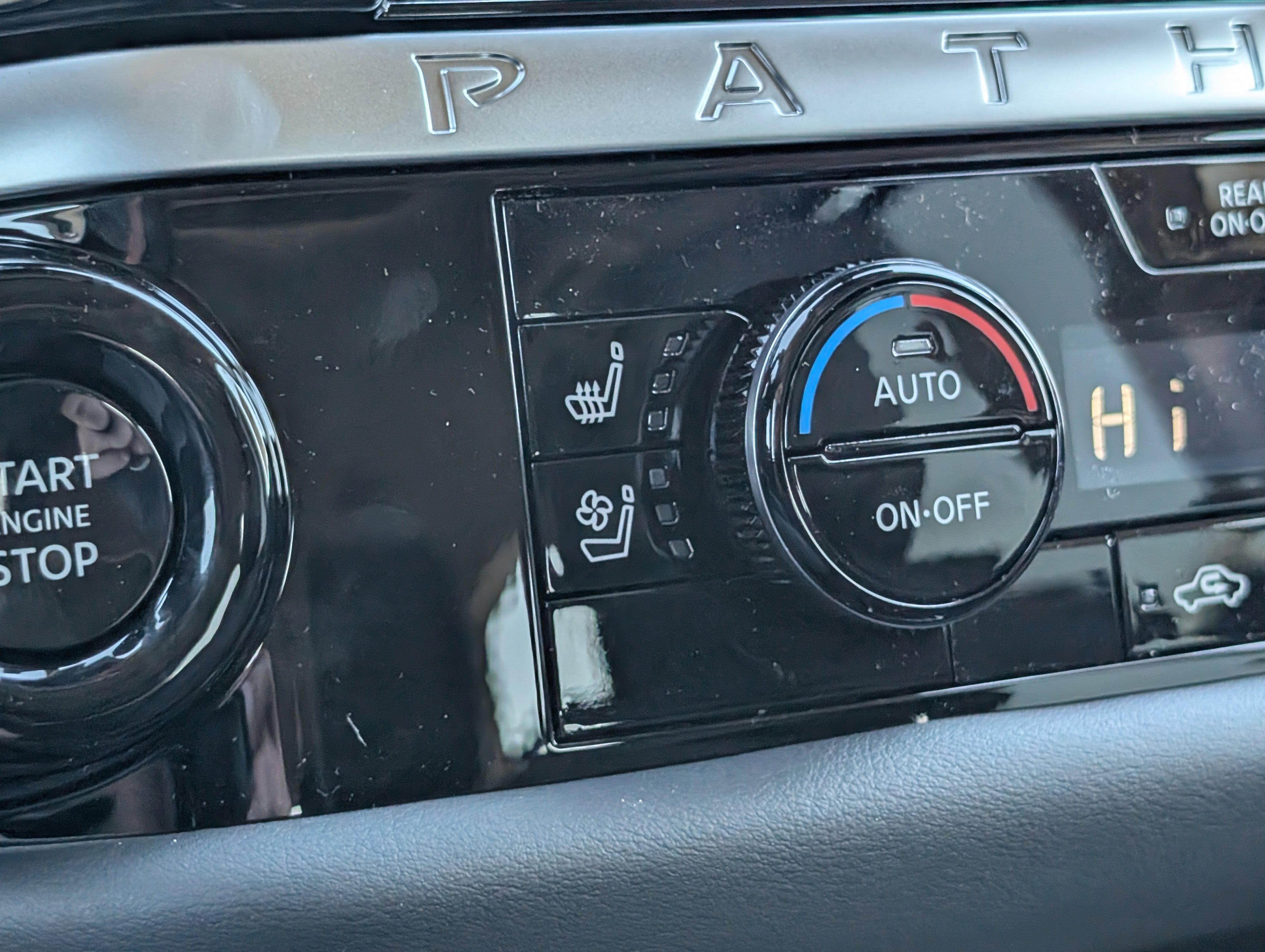 New 2026 Nissan Pathfinder Platinum w/ Accent Package FWD image 16