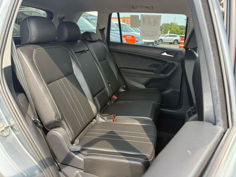 Certified 2023 Volkswagen Tiguan SE FWD image 12
