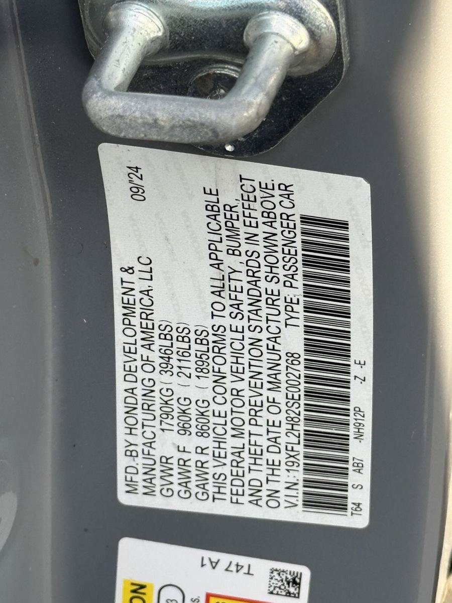 Used 2025 Honda Civic Sport image 32