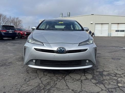 Used 2019 Toyota Prius LE image 2