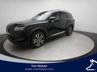 Certified 2025 Nissan Pathfinder Platinum w/ Black Appearance Package