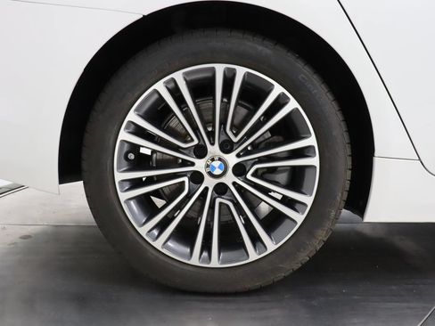 Used 2019 BMW 530i w/ Convenience Package RWD image 43