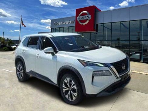 Used 2021 Nissan Rogue SV image 1