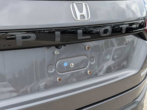 Certified 2024 Honda Pilot Elite image 11