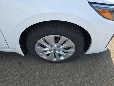 Used 2024 Nissan Sentra S FWD image 5