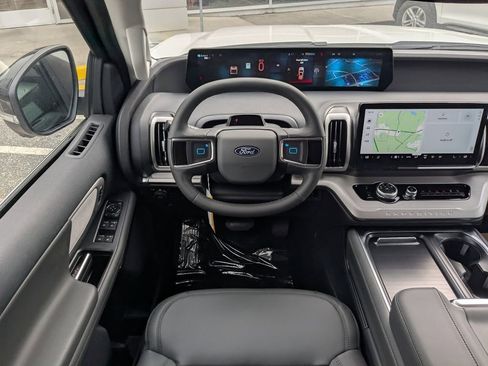 New 2026 Ford Expedition Active AWD/4WD image 17