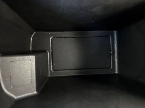 Used 2024 GMC Terrain SLE FWD image 32