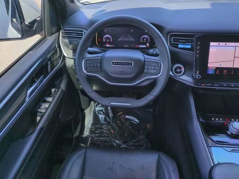 Used 2022 Jeep Wagoneer Series II RWD image 19