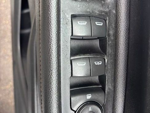 Used 2018 GMC Terrain SLE FWD image 25