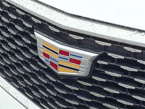 Certified 2023 Cadillac XT6 Premium Luxury image 30