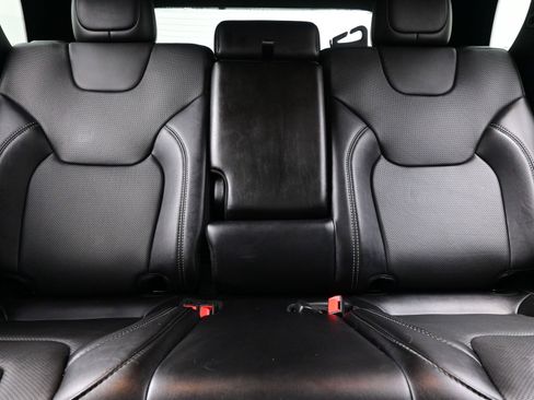 Used 2021 Jeep Cherokee Latitude Lux w/ Mopar Interior Package image 15