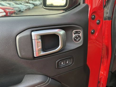 Used 2021 Jeep Wrangler Unlimited Rubicon AWD/4WD image 22