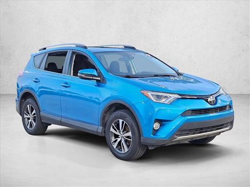 Used 2018 Toyota RAV4 XLE image 3