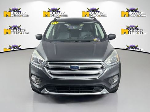 Used 2017 Ford Escape SE w/ Equipment Group 201A FWD image 2