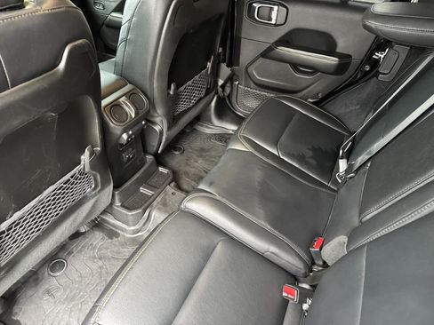 Used 2024 Jeep Wrangler Unlimited Sahara AWD/4WD image 4