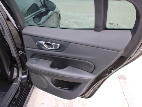 Used 2024 Volvo S60 B5 Plus image 24