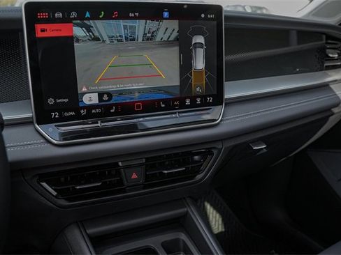 New 2025 Volkswagen Tiguan SE image 12