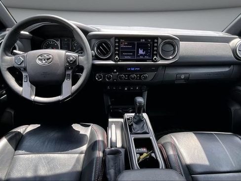 Used 2022 Toyota Tacoma TRD Sport w/ Technology Package AWD/4WD image 8