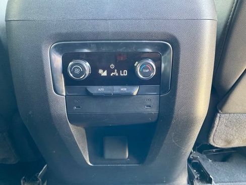 Used 2025 Chevrolet Tahoe Z71 AWD/4WD image 24